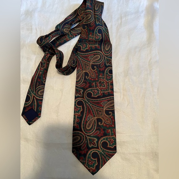 Smithsonian Institution 100% silk tie. Paisley design. - Picture 2 of 5
